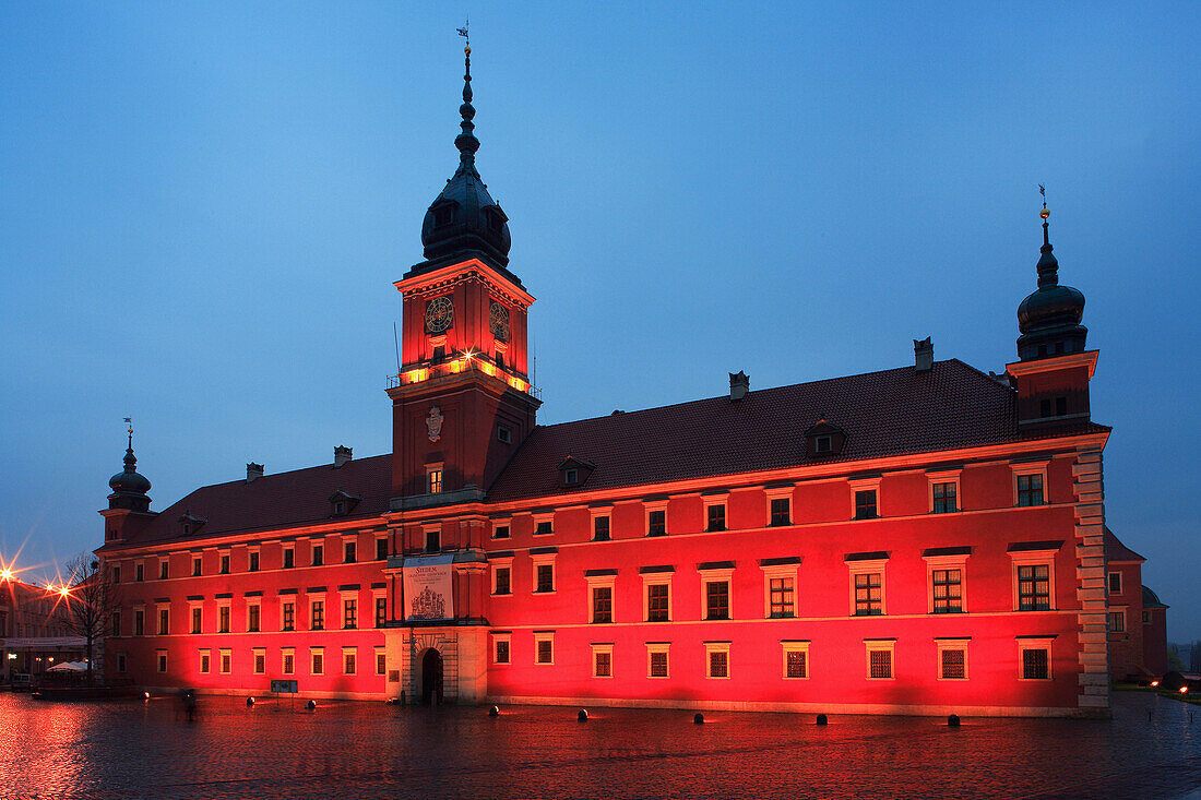 The Royal Castle at night, Warsaw, Poland