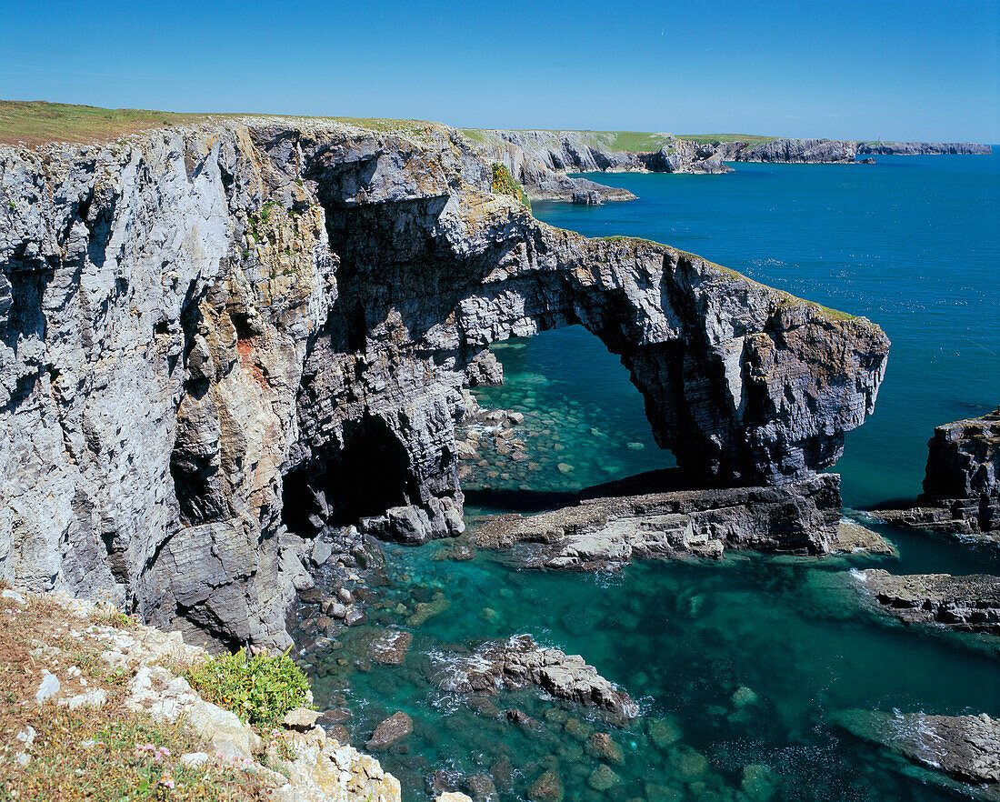 The Green Bridge of Wales, limestone arch in sea, Stackpole, Pembrokeshire, UK, Wales