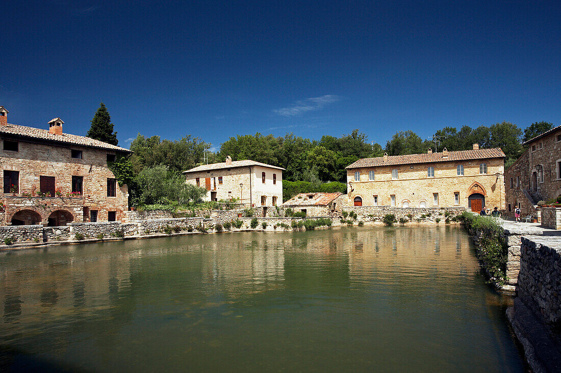 Thermal baths in village square, Bagno Vignoni, Tuscany, Italy