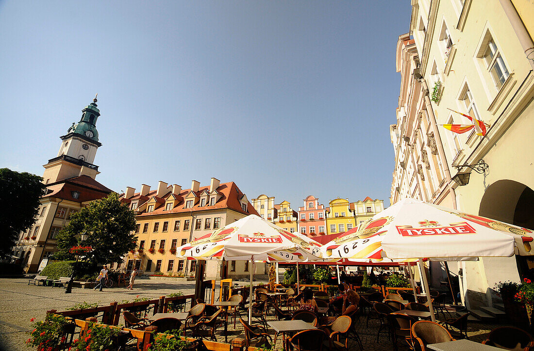 Cafe at the market square with town hall, Jelenia Gora, Bohemian mountains, Lower Silesia, Poland, Europe