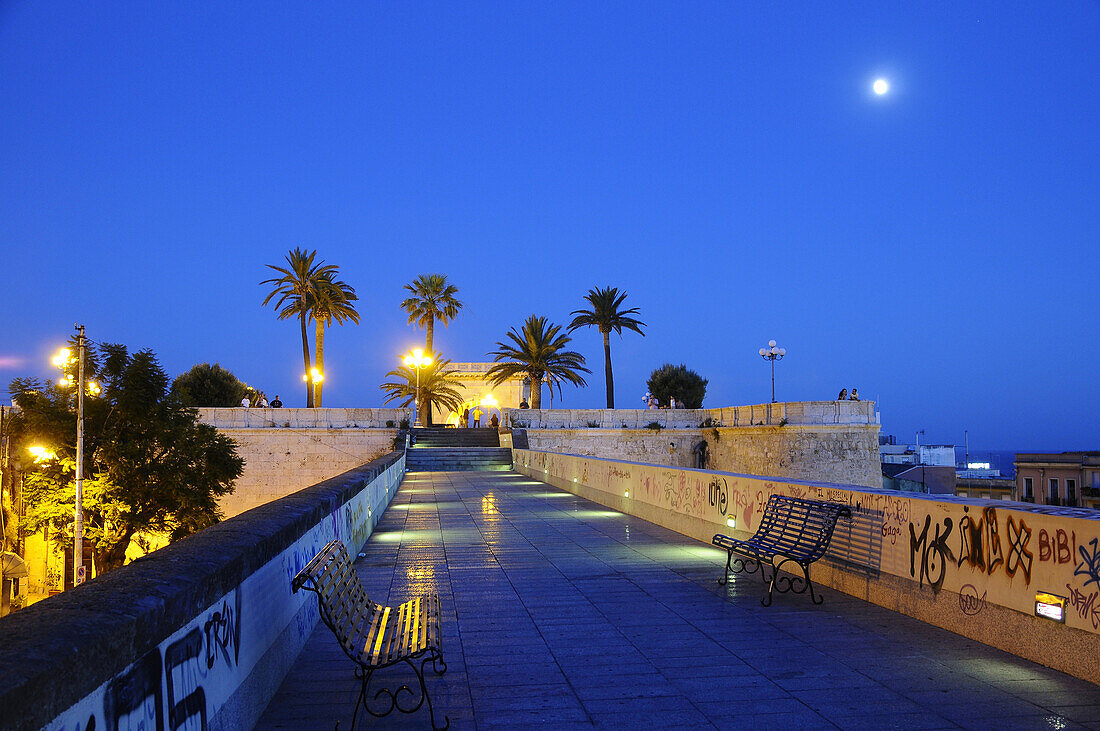 Palmen auf der Bastione San Remy am Abend, Cagliari, Sardinien, Italien, Europa