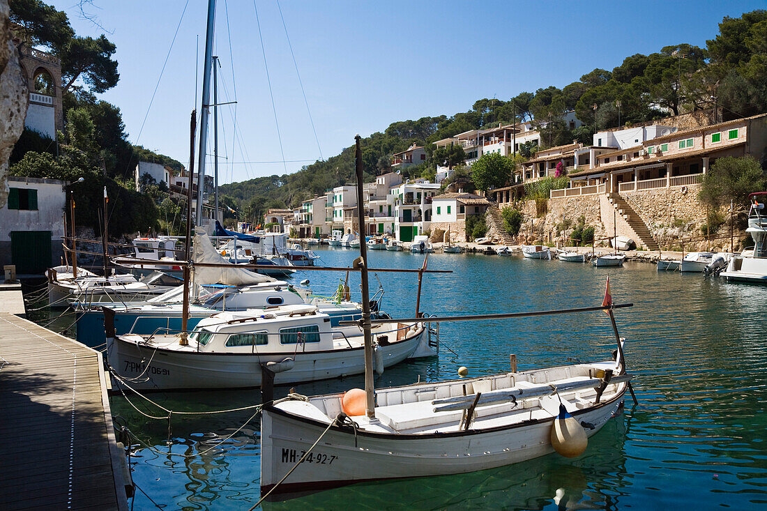 Boote im Hafen in Cala Figuera, Mallorca, Balearen, Mittelmeer, Spanien, Europa