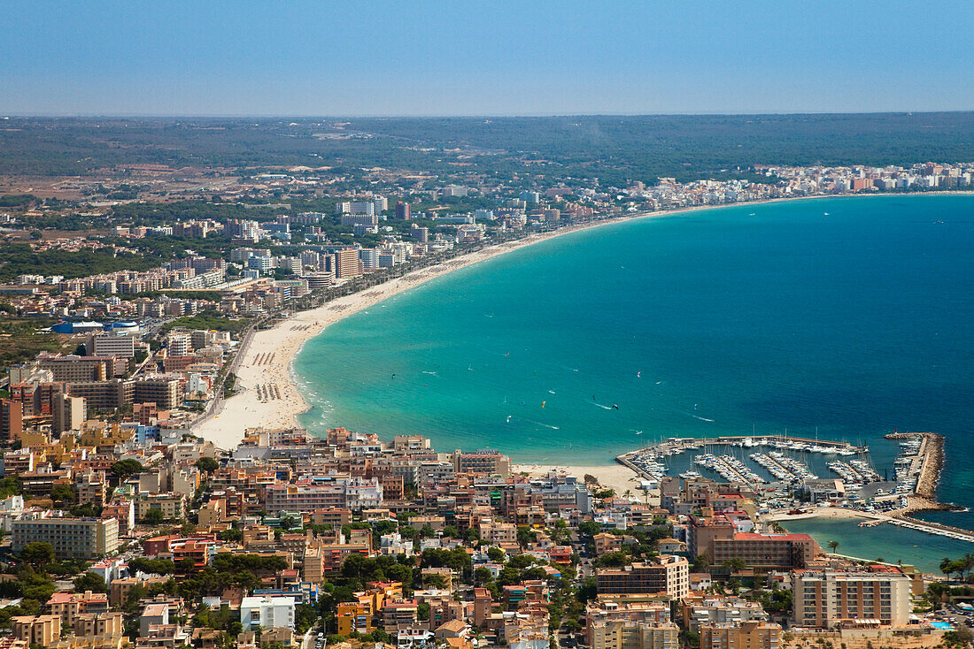 Luftaufnahme von Palma und Badestrand im Sonnenlicht, Palma, Mallorca, Balearen, Mittelmeer, Spanien, Europa