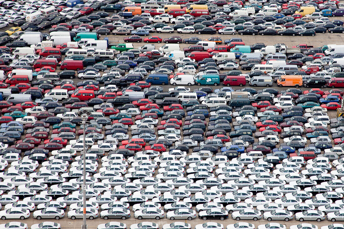 Autos für den Export, Hafen, Hamburg, Deutschland