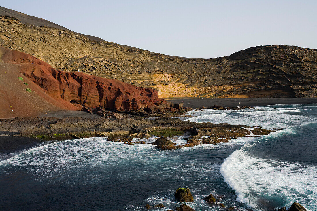 El Golfo, Dorf an der Küste, Wellen, Atlantik, UNESCO Biosphärenreservat, Lanzarote, Kanarische Inseln, Spanien, Europa