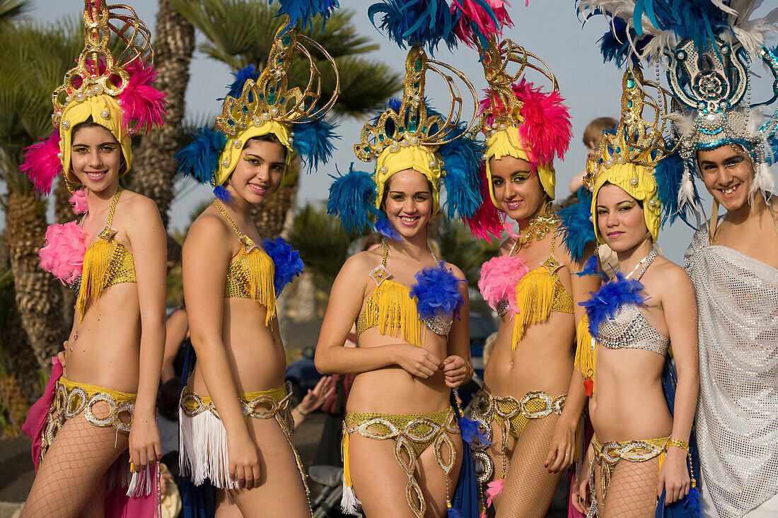 Tänzer bei der Karnevalsumzug, Gran Coso de Carnaval, Costa Teguise, Lanzarote, Kanarische Inseln, Spanien, Europa