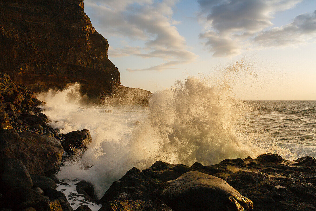 Steep coast with breaker, Playa de Jurado, Atlantic ocean near Tijarafe, UNESCO Biosphere Reserve, La Palma, Canary Islands, Spain, Europe