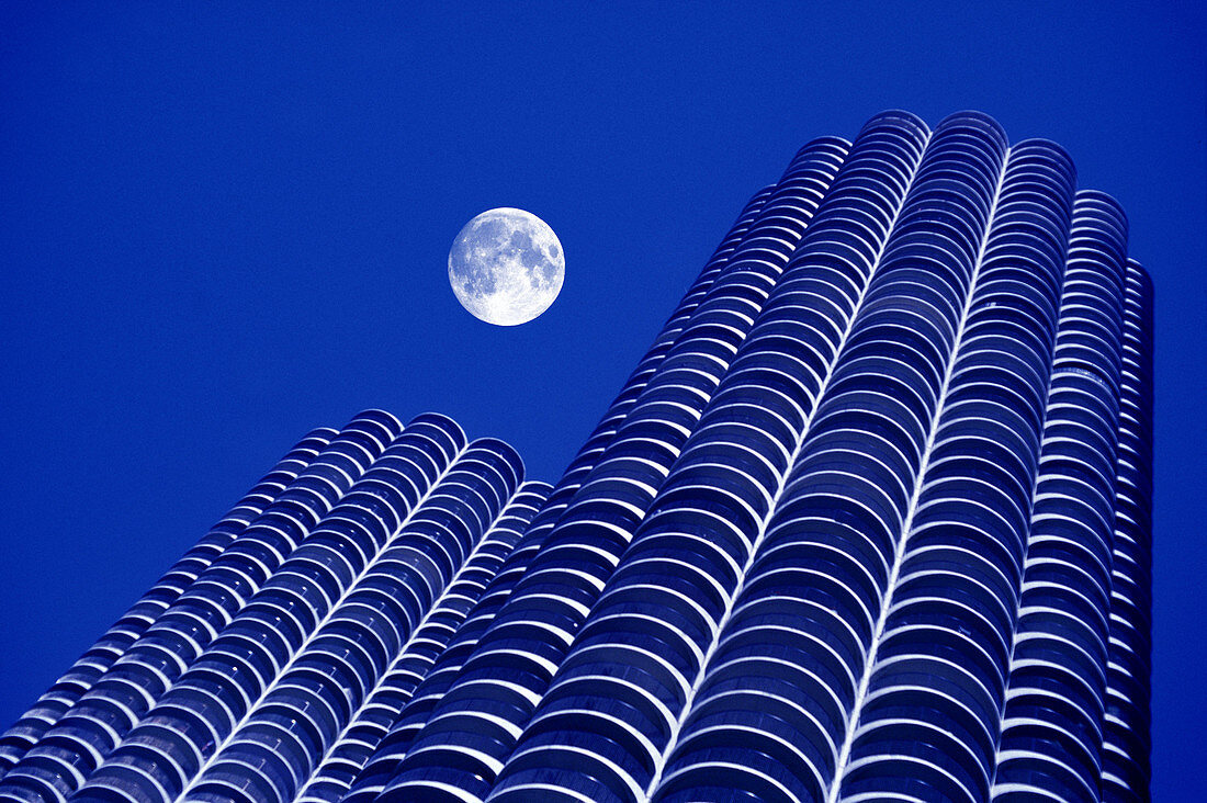 ARCHITECTURE TALL BUILDINGS MARINA CITY CHICAGO ILLINOIS USA