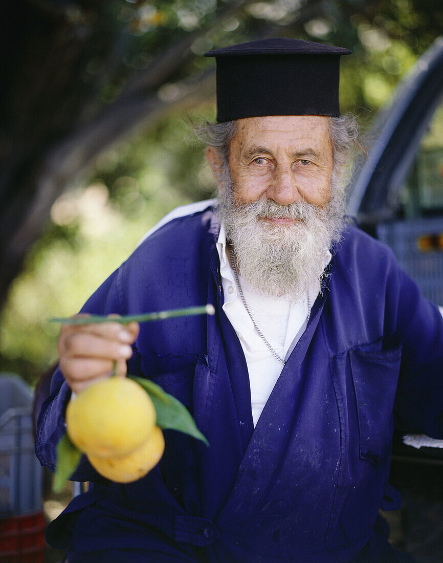 Lokaler Priester, Troodos-Gebirge, Zypern