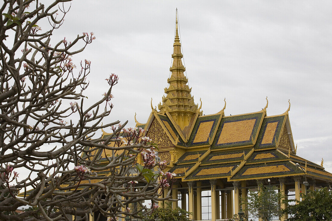 Königspalast unter Wolkenhimmel, Phnom Penh, Kambodscha, Asien