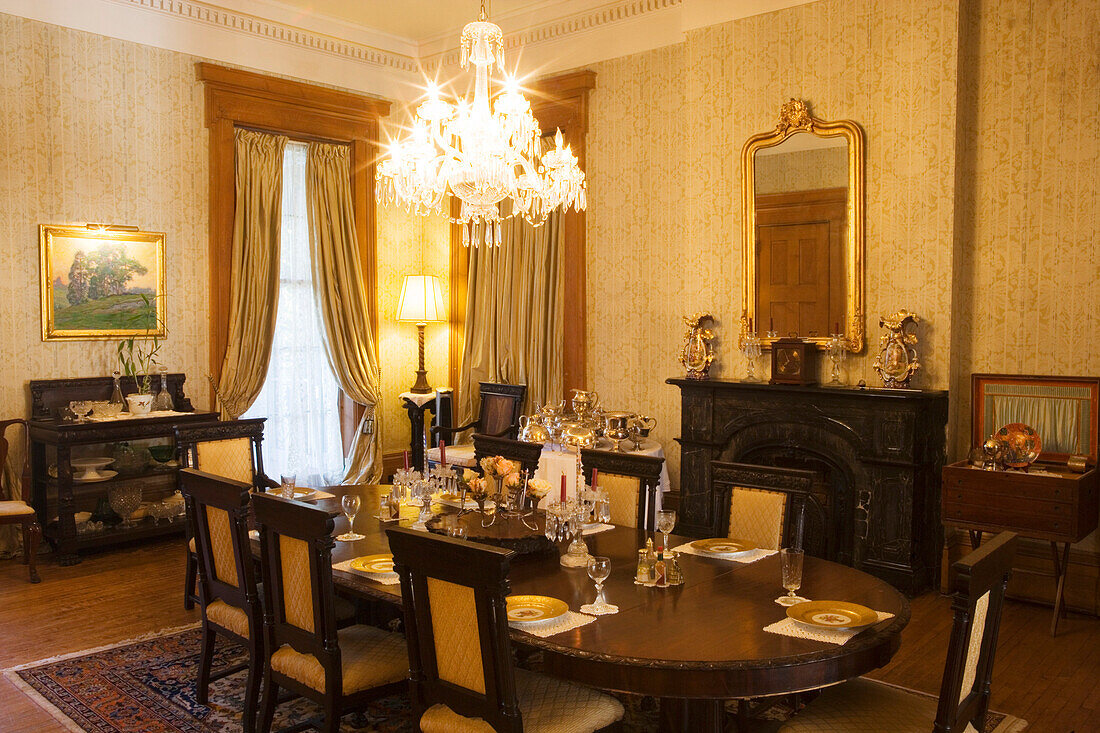 Dining room in the Madewood Plantation n Napoleonville, Louisiana, USA