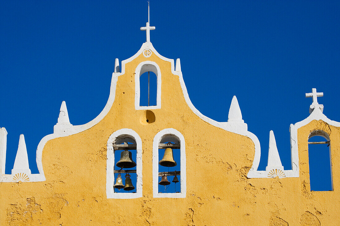 St. Antonio de Padua ist ein Franziskanerkloster, es wurde aus den Steinen einer Pyramide gebaut, Izamal, auch die gelbe Stadt genannt, Bundesstaat Yucatan, Halbinsel Yucatan, Mexiko