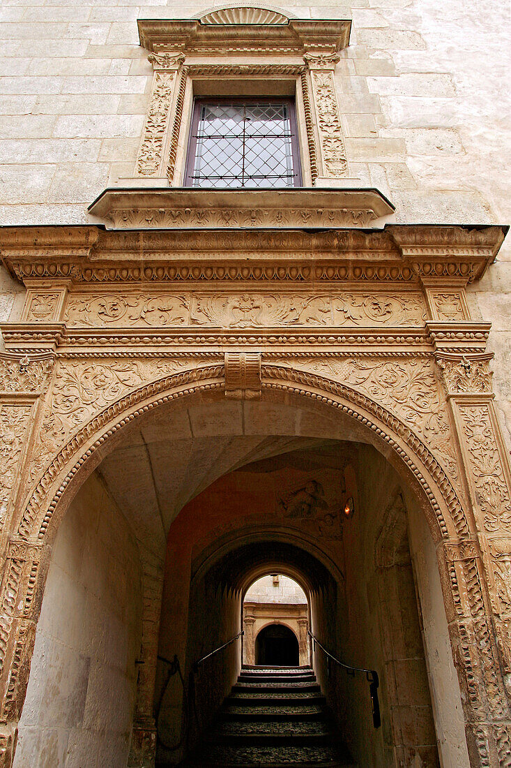 Passage From The Low Courtyard To The High Courtyard, Museum Of Decorative Arts, Hotel Lallemant, Bourges, Cher (18), France