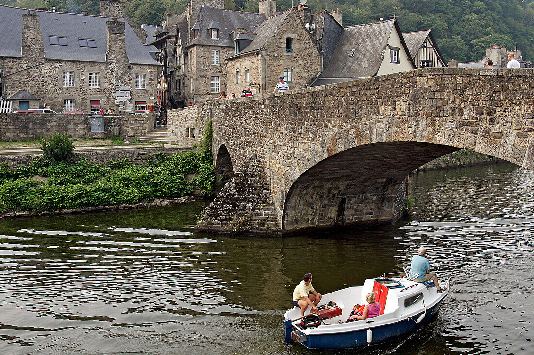 Old Bridge Over The Rance, Medieval Town Of Dinan, Cotes D'Armor (22), Bretagne, France