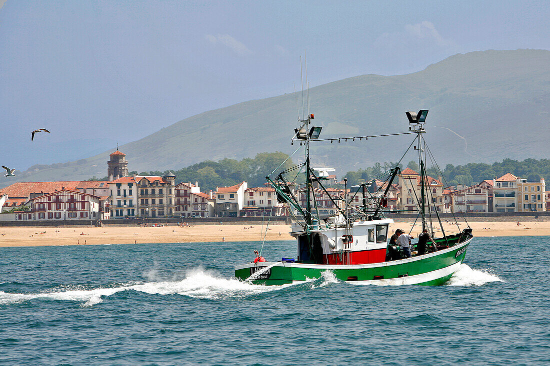 Fishing Boat Entering The Port Of Saint Jean De Luz, Pyrenees Atlantiques, (64), France, Basque Country, Basque Coast