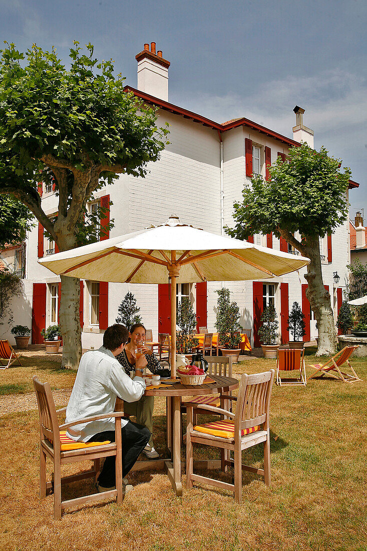 Breakfast In The Garden, Bed Breakfast Villa Vaureal, Biarritz, Pyrenees Atlantiques, (64), France, Basque Country, Basque Coast