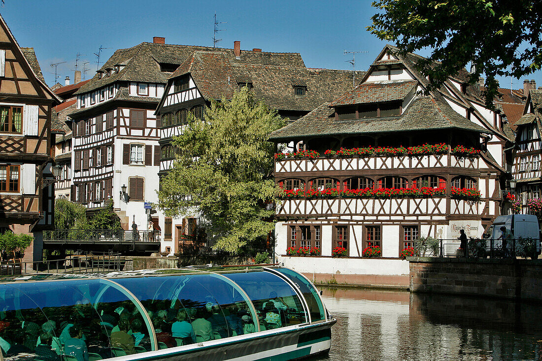 The Tanners' House, Sightseeing Boat Ride On The Ill, Petite France Neighborhood, Strasbourg, Bas Rhin (67), Alsace, France, Europe