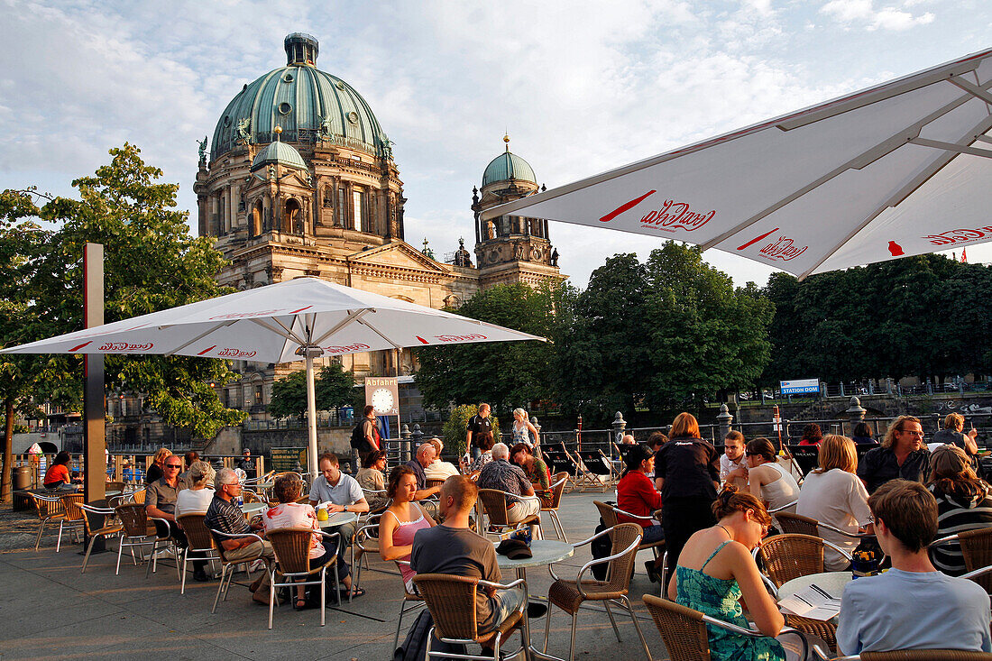 Sidewalk Cafe On The Banks Of The Spree And The Berliner Dom, The Berlin Cathedral, Museum Island, Berlin, Germany