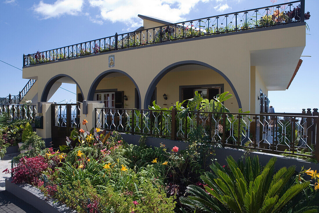 House with pretty garden, Faja da Ovelha, Madeira, Portugal