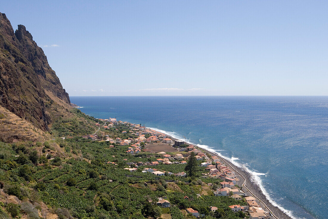 Coastline with houses, Faja da Ovelha, Madeira, Portugal