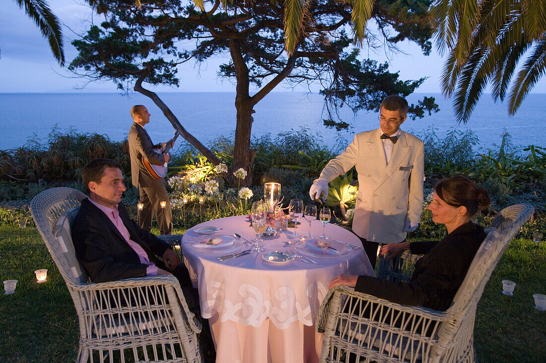 Moonlight Dinner im Garten vom Reid's Palace Hotel, Funchal, Madeira, Portugal