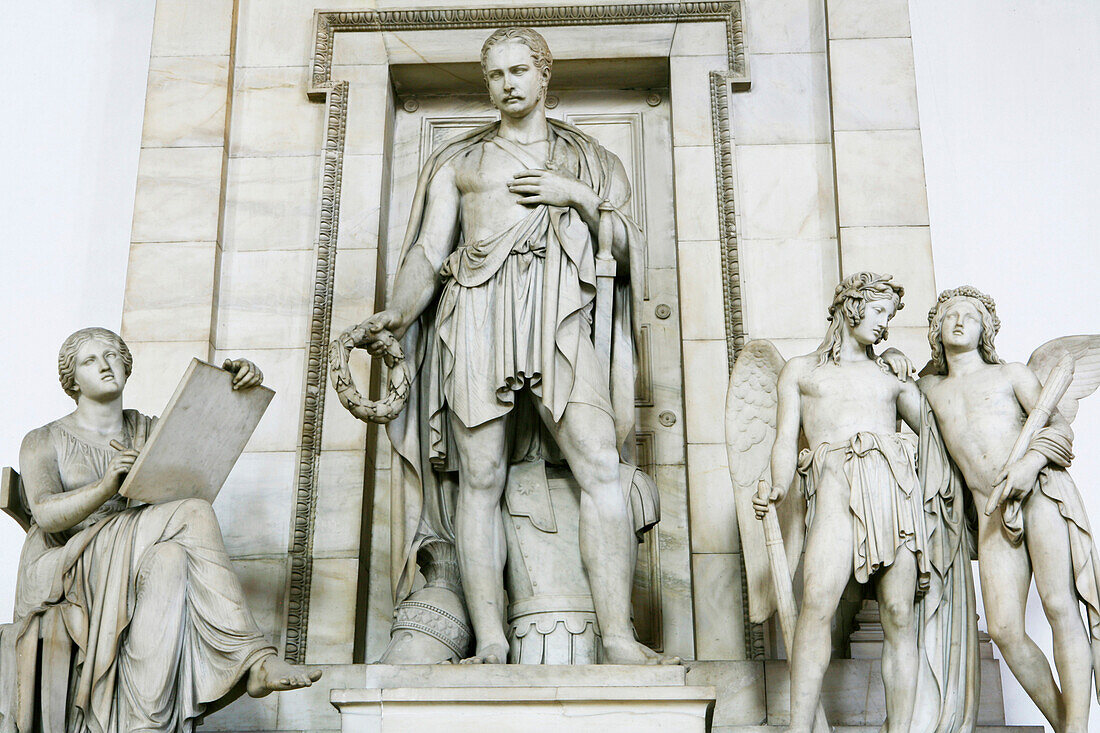 Leuchtenbergdenkmal, Jesuitenkirche St. Michael, München, Bayern, Deutschland