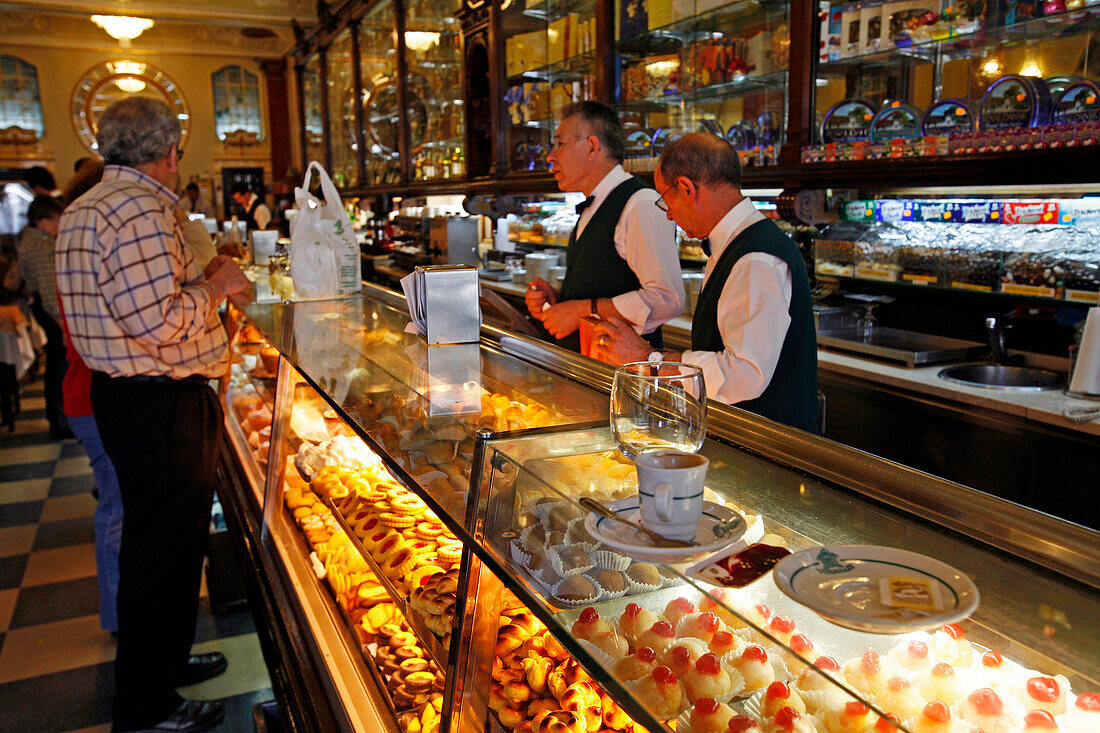 Pastry Bar, Pastelaria Versailles, Portugal, Europe