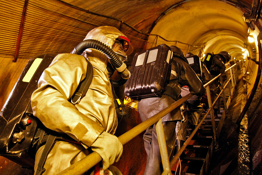 Firefighter'S Team Of The Regional Intervention Group (Gir) Going Down Inside The Electric Company Dam In Saint-Gassien, Var (83), France