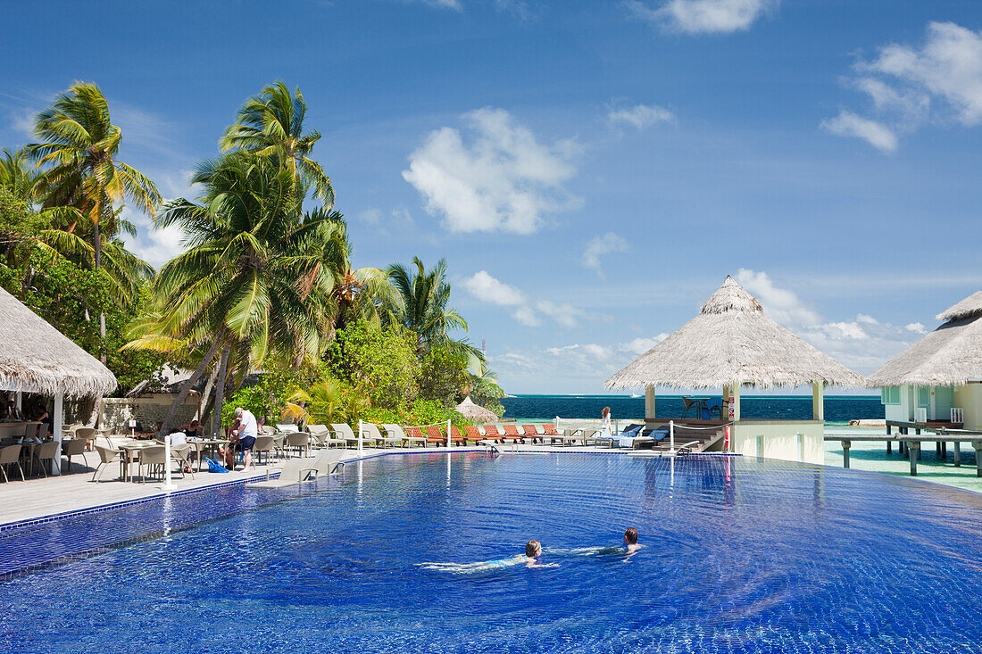 Pool der Malediveninsel Ellaidhoo, Malediven, Nord Ari Atoll