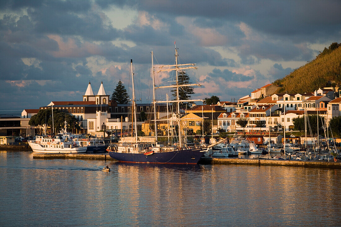 Hafen von Horta, Insel Faial, Azoren, Portugal, Europa