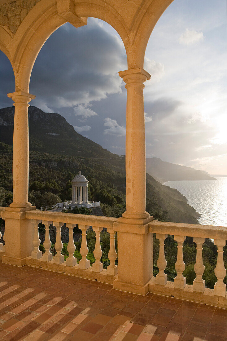 Son Marroig, Herrenhaus von Erzherzog Ludwig Salvator, mit ionischem Tempel, nahe Deia, Mallorca, Balearen, Spanien, Europa