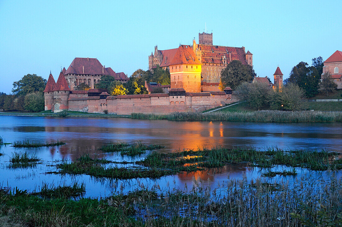 Die Stadt Marienburg am Abend, Nord-Polen, Polen, Europa