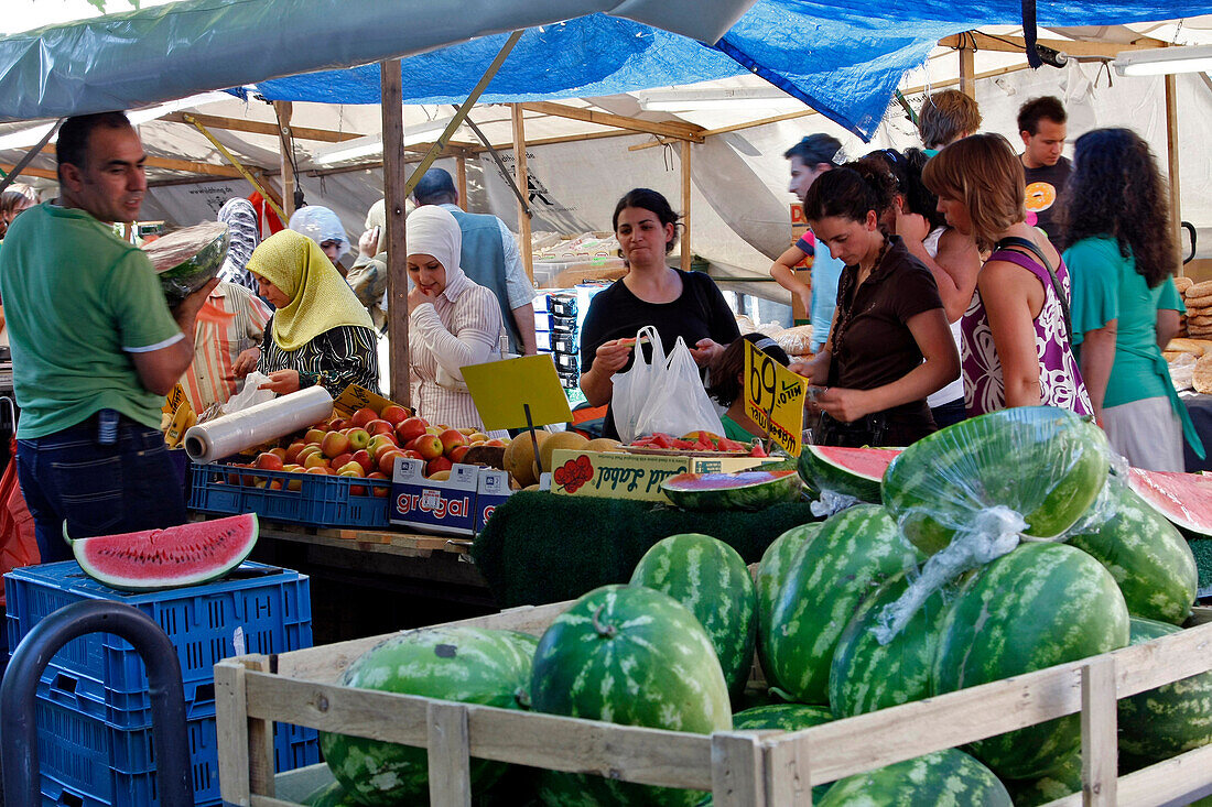 Turkenmarkt, Turkish Market, Veiled Women, Fruit And Vegetable Seller, Berlin, Germany