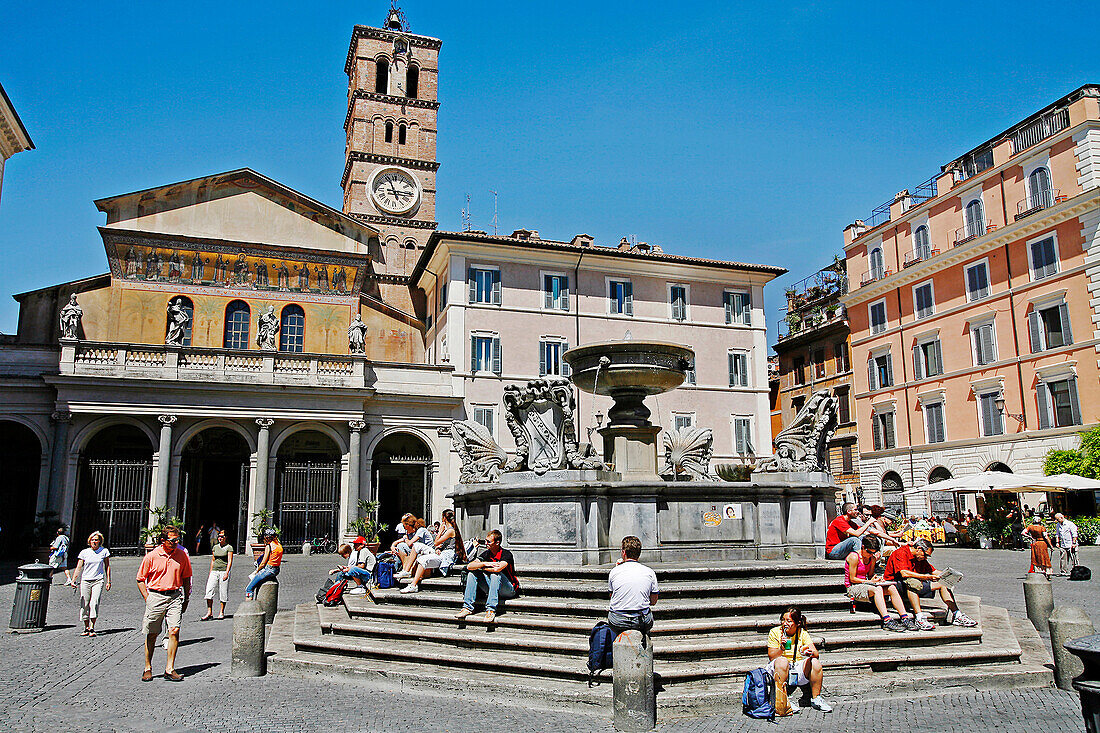 Piazza Santa Maria In Trastevere, Rome