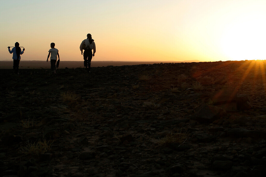 Nomad Children Going Back Home, Association For The Development Of Nomad Life In The Zagora Region, Berber People, Morocco, Maghrib, North Africa