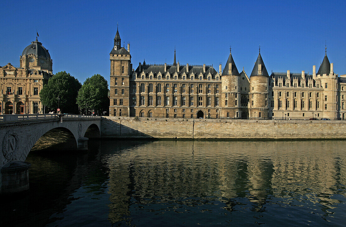 Commercial Court, Clock Tower, Tours De Cesar And D'Argent. Paris Law Courts, Ile De La Cite, Paris (75)
