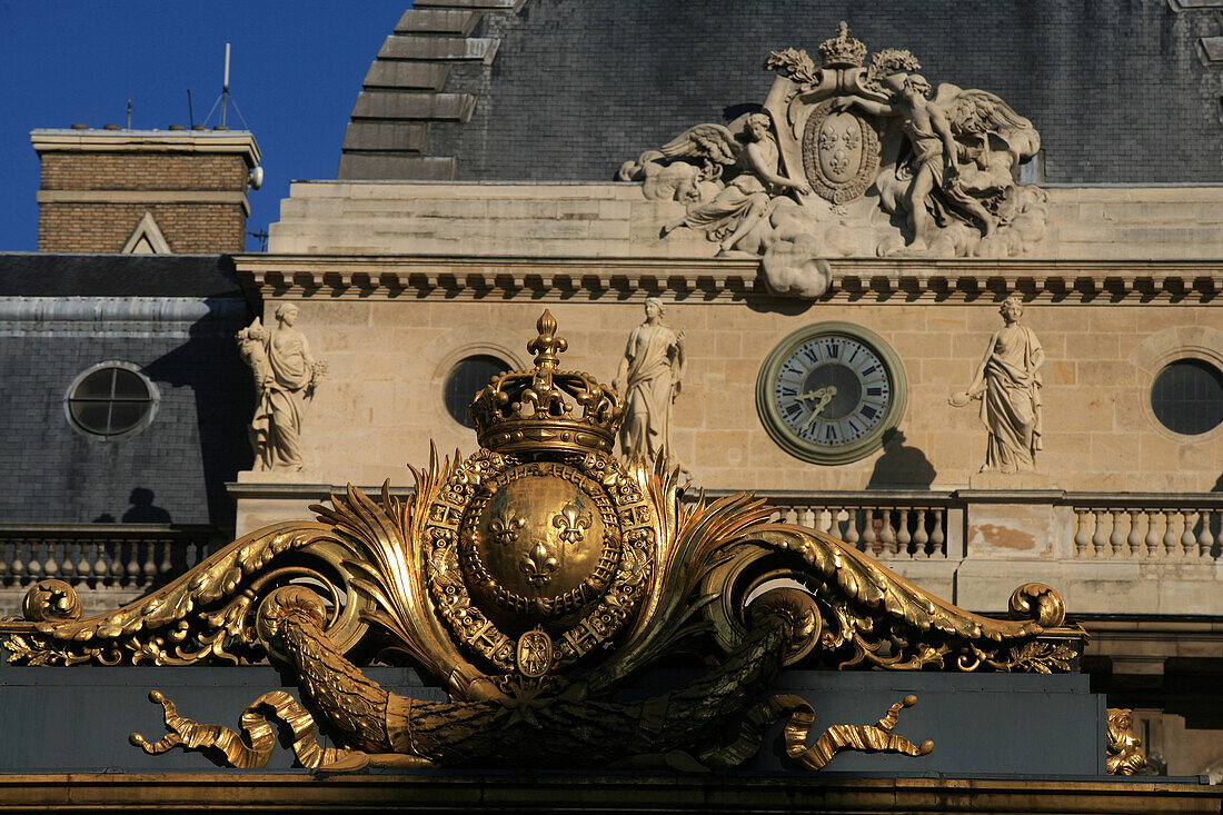 Entrance To The Paris Law Courts, Ile De La Cite, Paris (75)