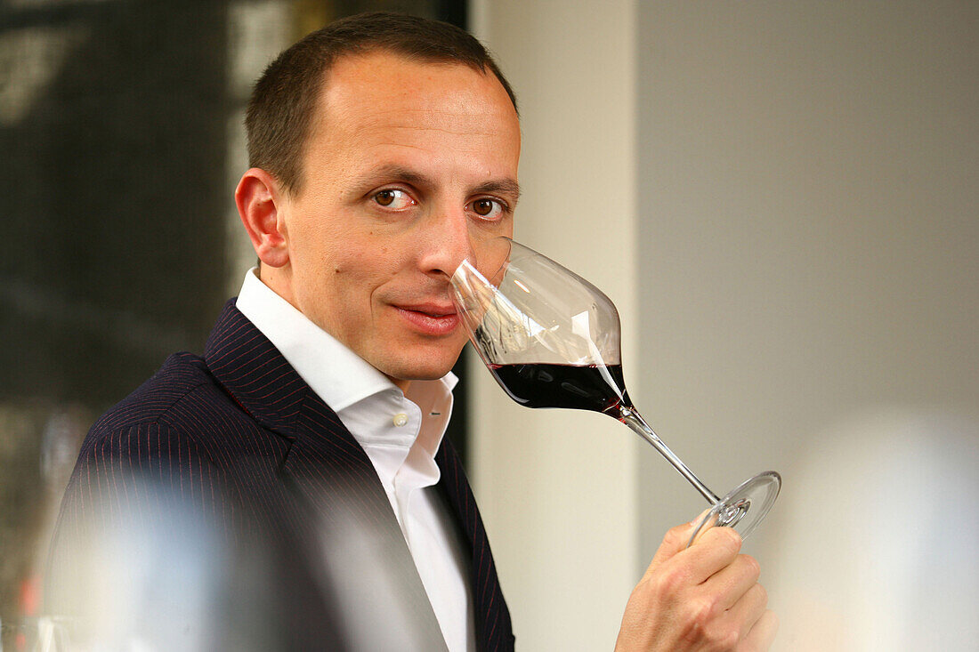 Enrico Bernardo, Best Sommelier In The World And Creator Of The Il Vino Restaurants, Paris (75)
