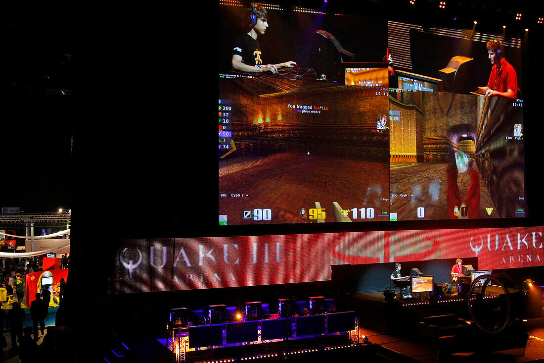 Cypher (Foreground) Versus Fox, Quake Iii Finals, The Gaming World Cup At The Popb (Palais Omnisports Of Paris Bercy), Event In The World Cup Of Video Games, France