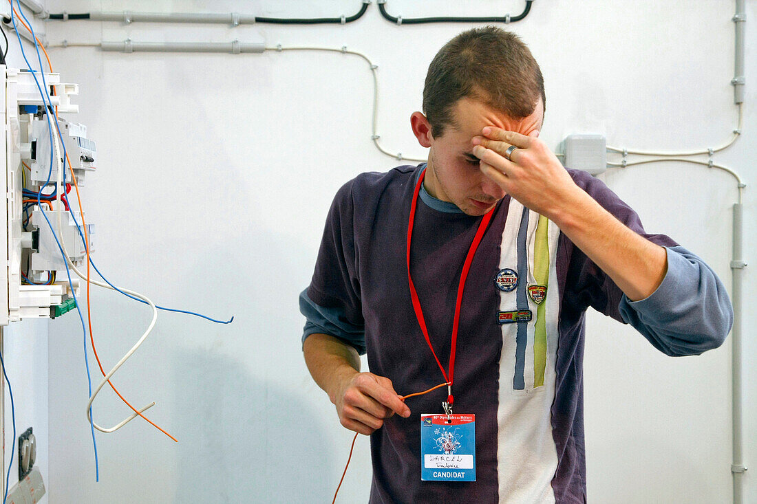 Electrical Installation (Reflection, Headaches), Trial Event At The 40Th Olympiad Of Metiers In Brittany, Saint-Brieuc, October 2008, France