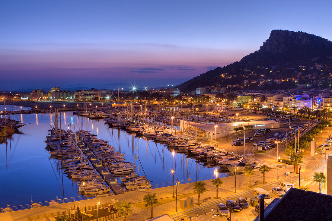 Yachthafen von Estartit, Costa Brava, Katalonien, Spanien