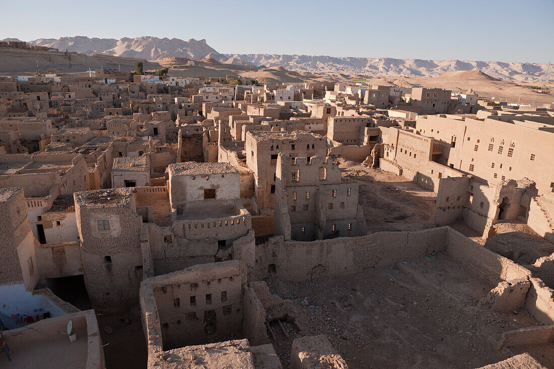 Blick auf Altstadt Al Qasr in Dakhla Oase, Libysche Wüste, Ägypten