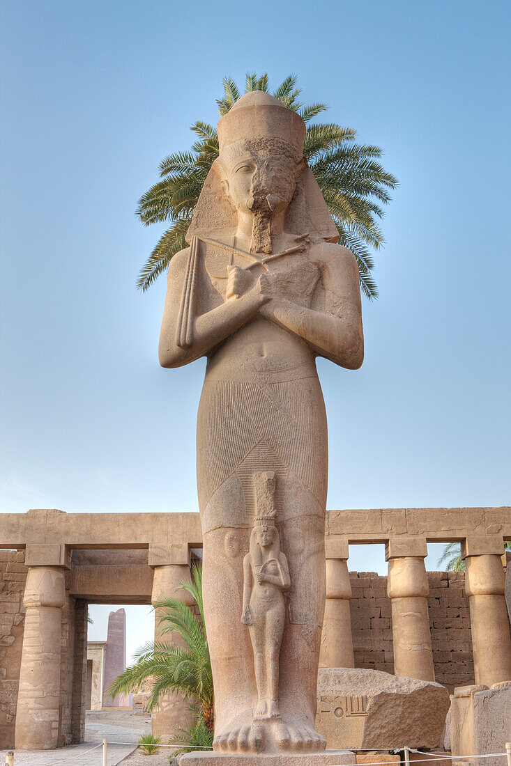 Statue des Pinodjem in Karnak Tempel, Luxor, Ägypten