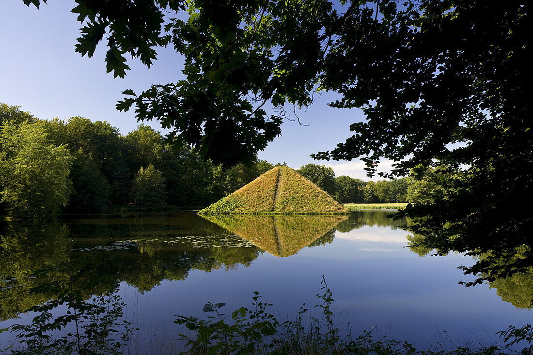 Pyramid in the Pyramide Lake in the grounds of Branitz castle, Fürst Pückler Park near Cottbus, Brandenburg, Germany, Europe