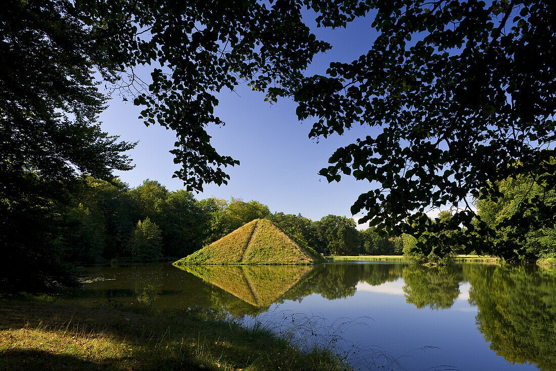 Pyramid in the Pyramide Lake in the grounds of Branitz castle, Fürst Pückler Park near Cottbus, Brandenburg, Germany, Europe