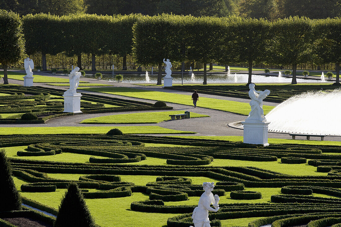 Großer Brunnen, im Vordergrund Broderiemuster, Großer Garten, Herrenhäuser Gärten, Barockgarten, Hannover, Niedersachsen, Deutschland, Europa