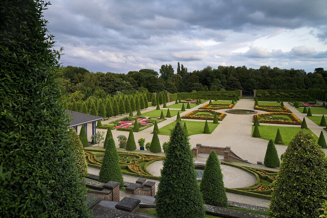 Terrassengarten, Kloster Kamp, Kamp-Lintfort, Nordrhein-Westfalen, Deutschland, Europa