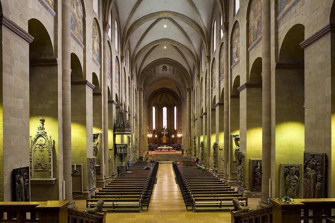 Main nave in Mainz Cathedral, Mainz, Rhineland-Palatinate, Germany, Europe