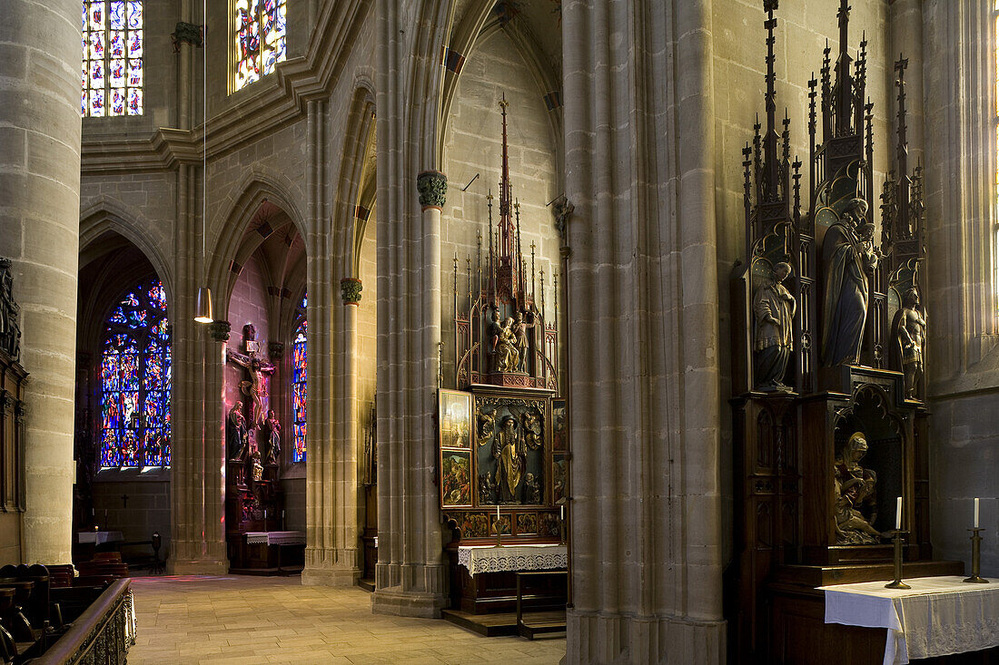 Blick in den Chor des Heilig Kreuz Münsters, offiziell: Münster zum Heiligen Kreuz in Schwäbisch Gmünd, Baden-Württemberg, Deutschland, Europa