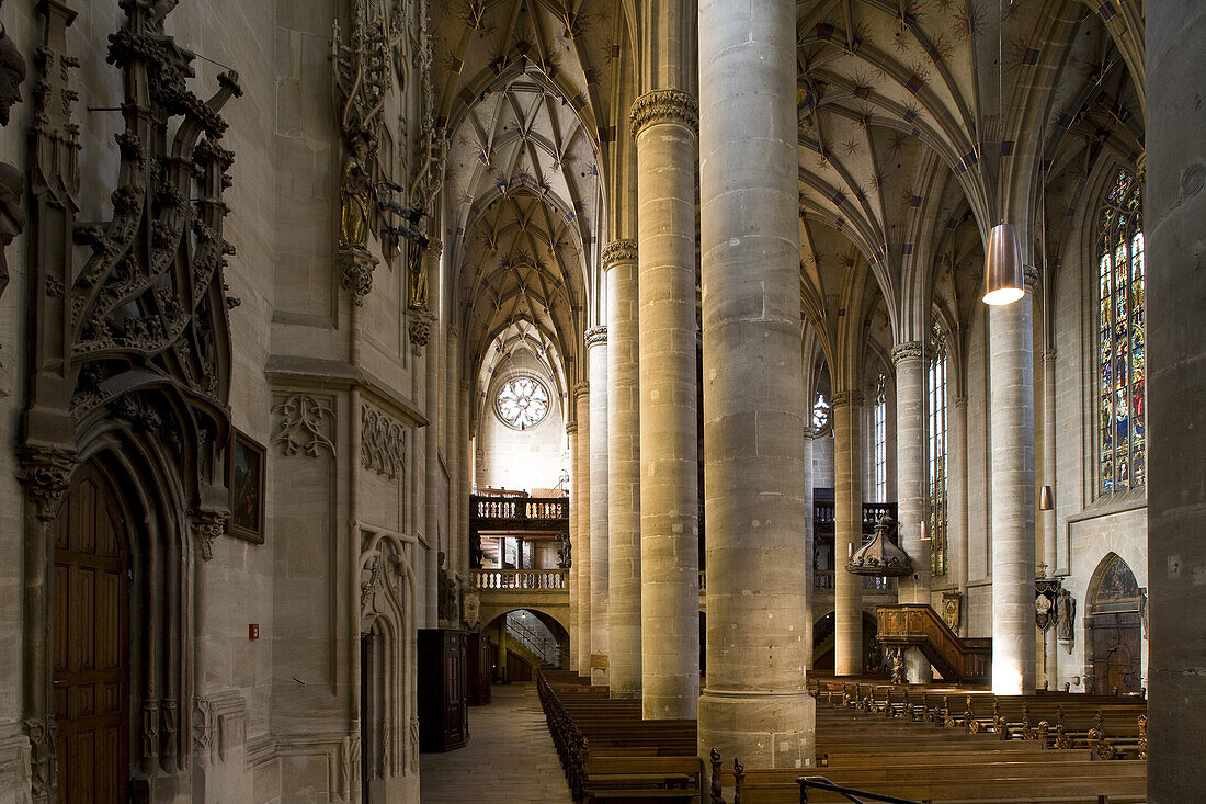 Blick in den Chor des Heilig Kreuz Münsters, offiziell: Münster zum Heiligen Kreuz in Schwäbisch Gmünd, Baden-Württemberg, Deutschland, Europa